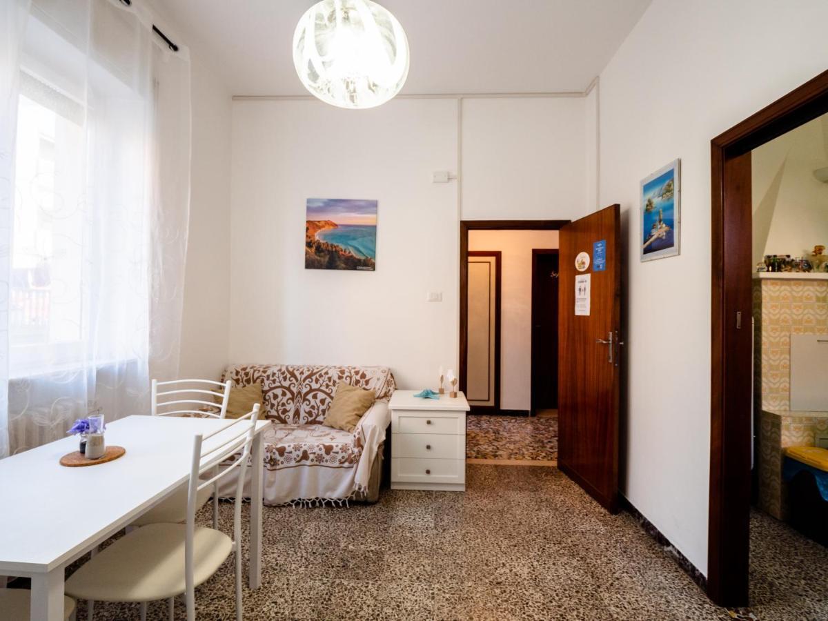 Casa Mafalda - Rooms, Friends And More - Affittacamere, Guest House 세니갈리아 외부 사진