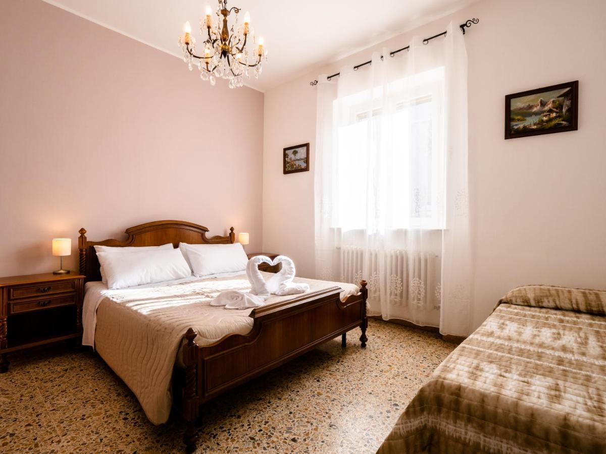 Casa Mafalda - Rooms, Friends And More - Affittacamere, Guest House 세니갈리아 외부 사진