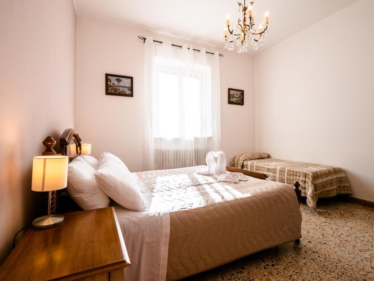 Casa Mafalda - Rooms, Friends And More - Affittacamere, Guest House 세니갈리아 외부 사진